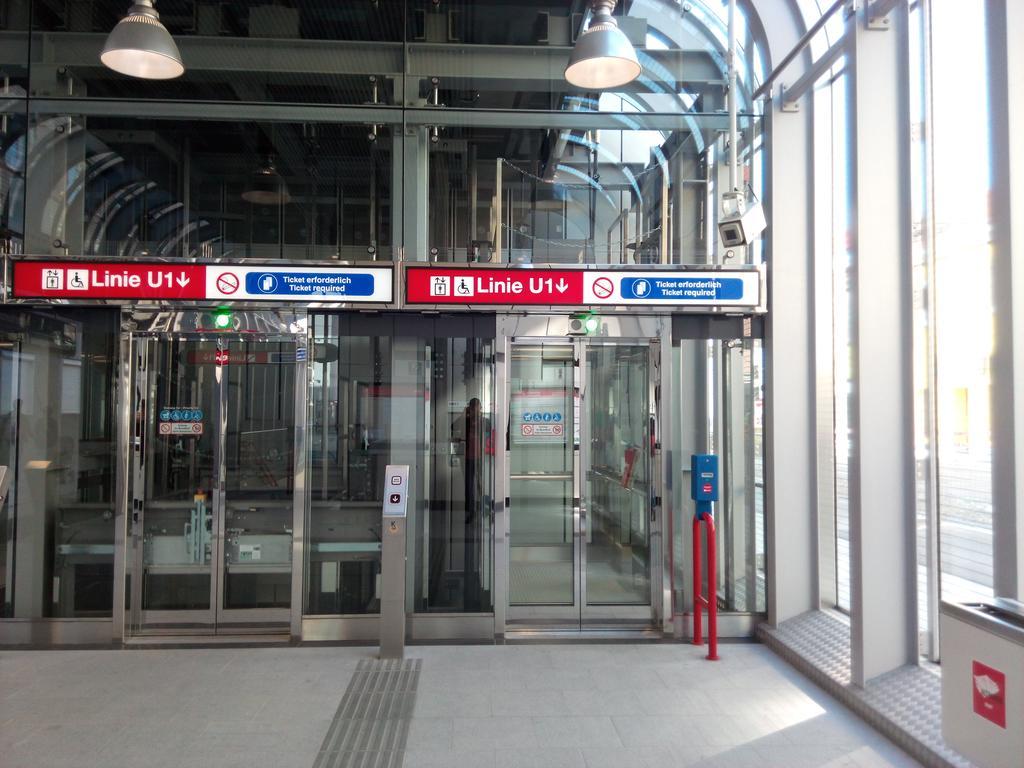 Paradies - U1 Station Altes Landgut * Wiedeń