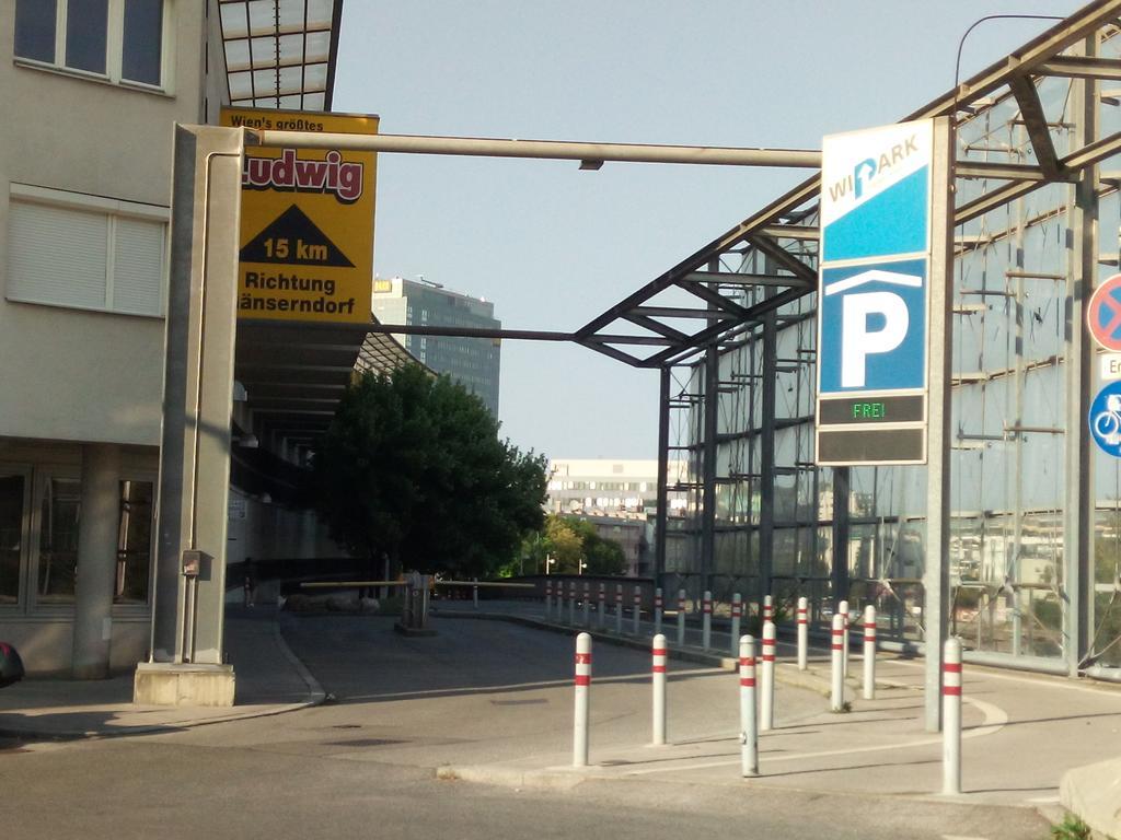 Paradies - U1 Station Altes Landgut Apartament *