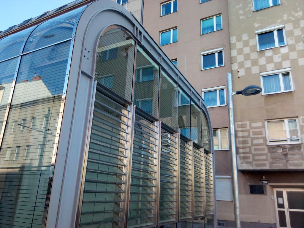 Paradies - U1 Station Altes Landgut * Wiedeń