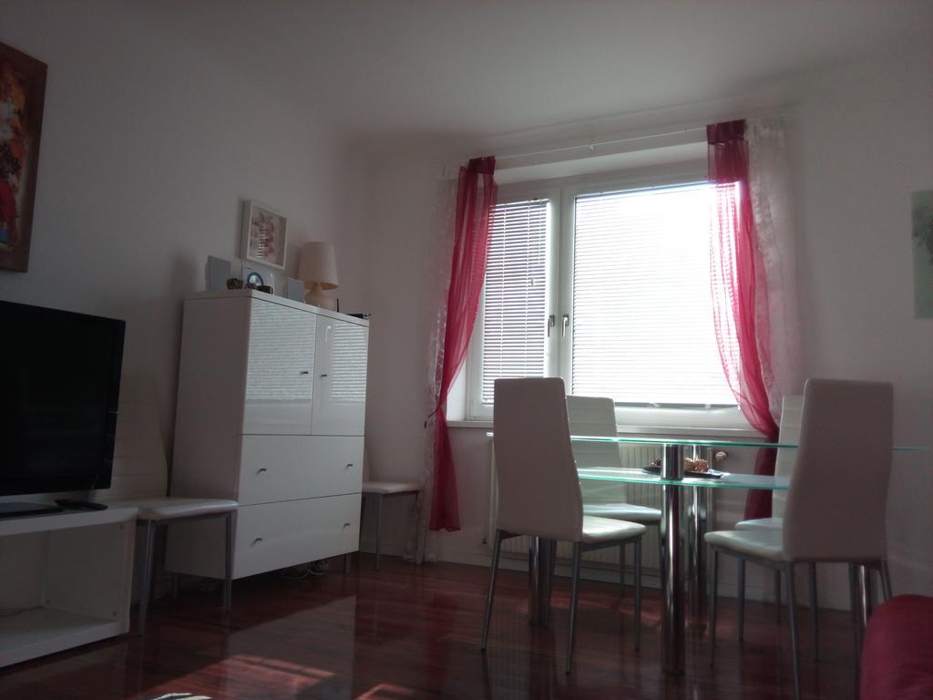 Apartament Paradies - U1 Station Altes Landgut *